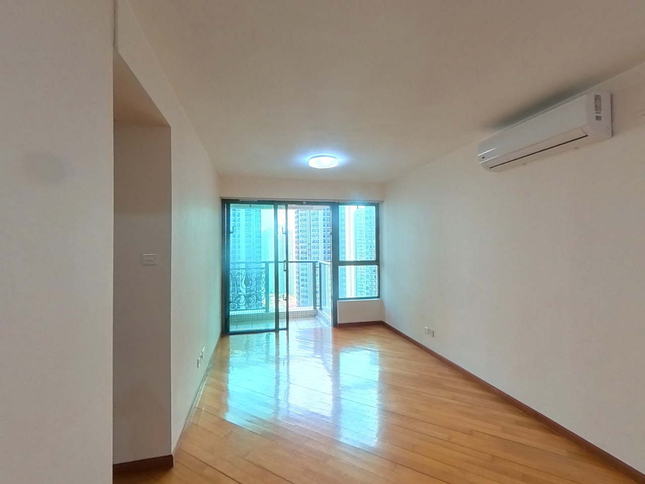 RESIDENCE OASIS TOWER 1 High Floor Zone Flat E Tseung Kwan O