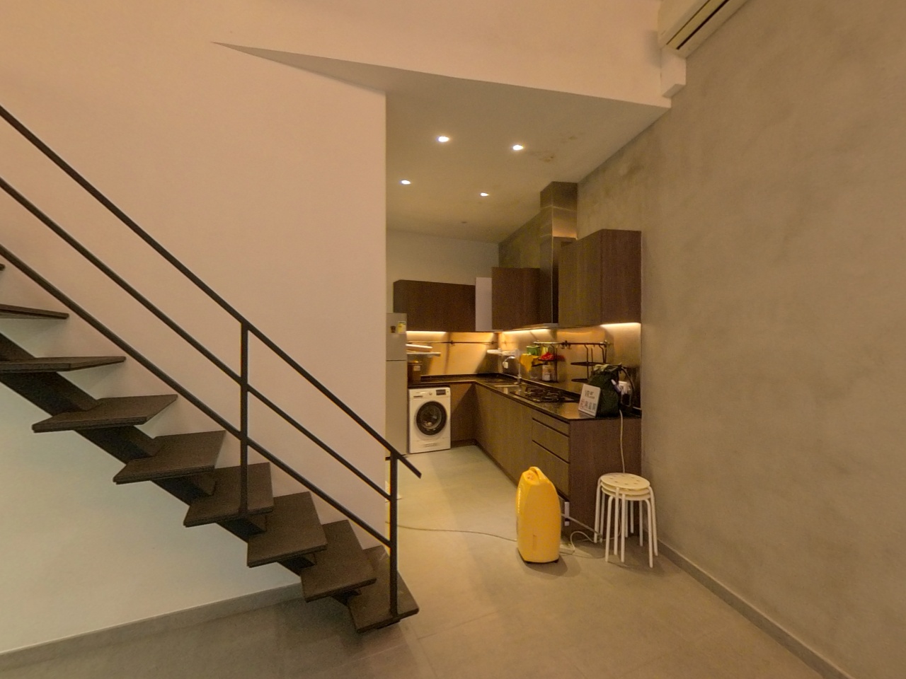 15-17 VILLAGE TERRACE Low Floor Zone Happy Valley/Mid-Levels East