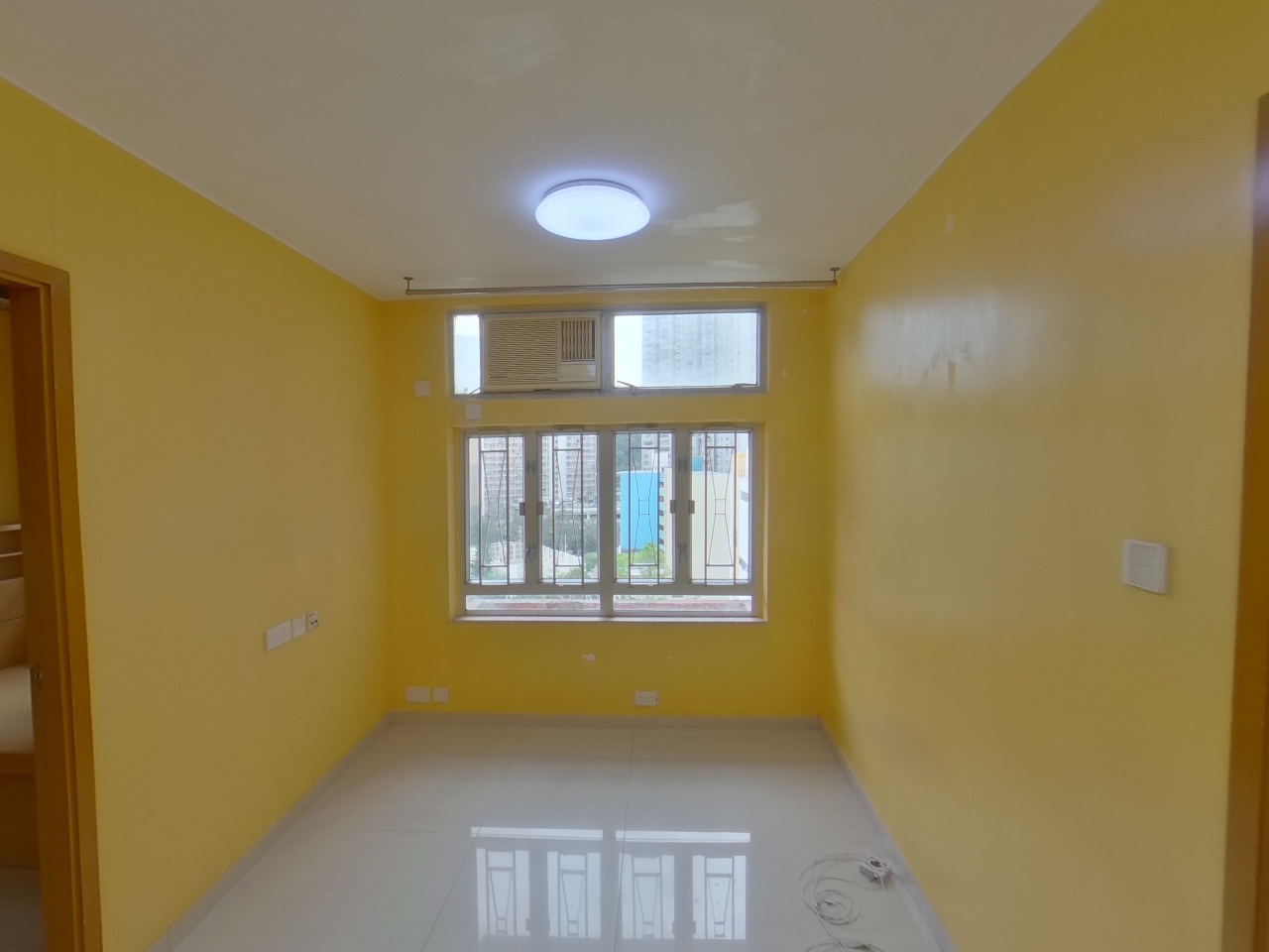 青泰苑 鸿泰阁 (G座) 中层 5室 青衣