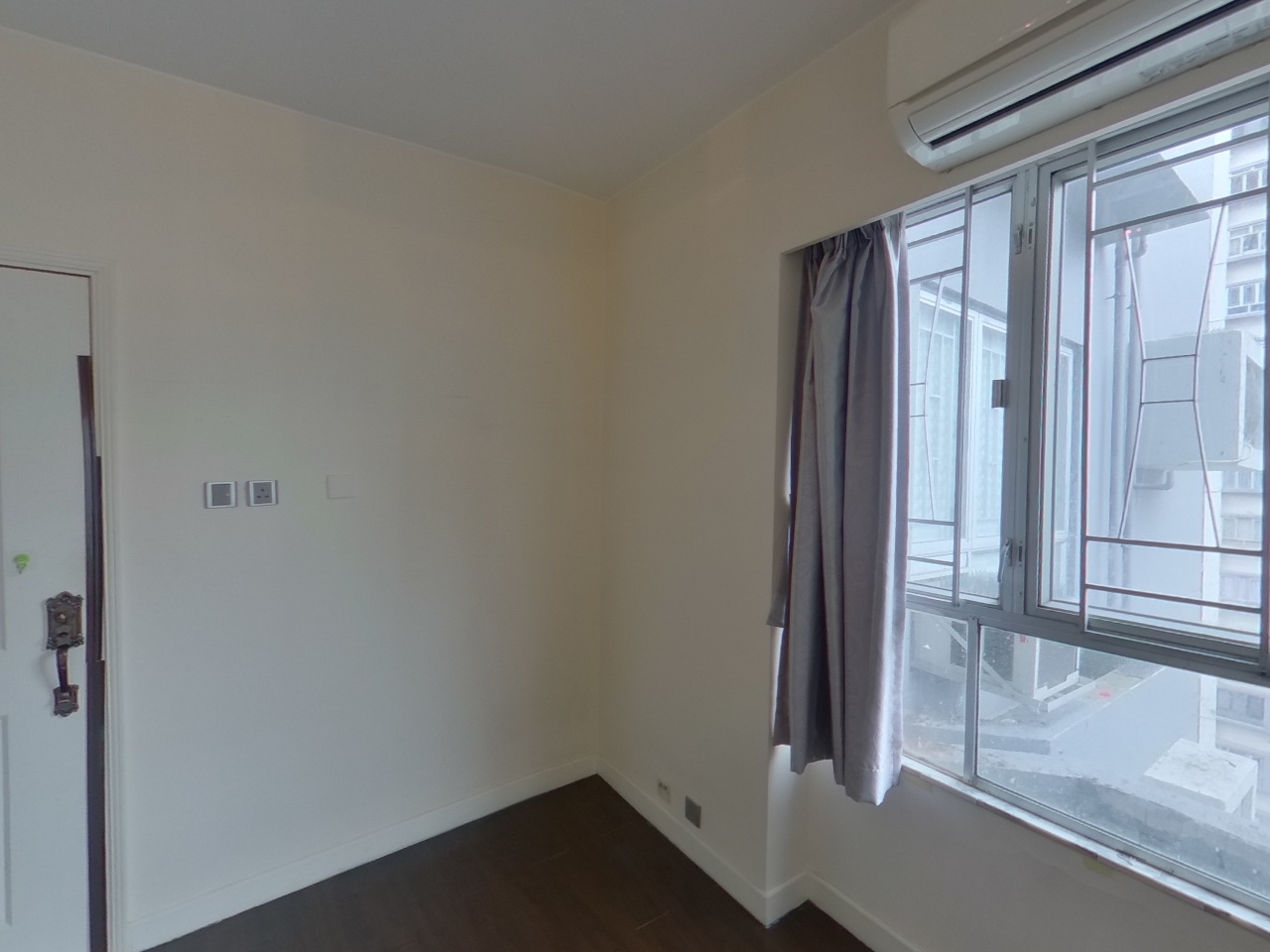 萬豐大廈 中層 E室 元朗