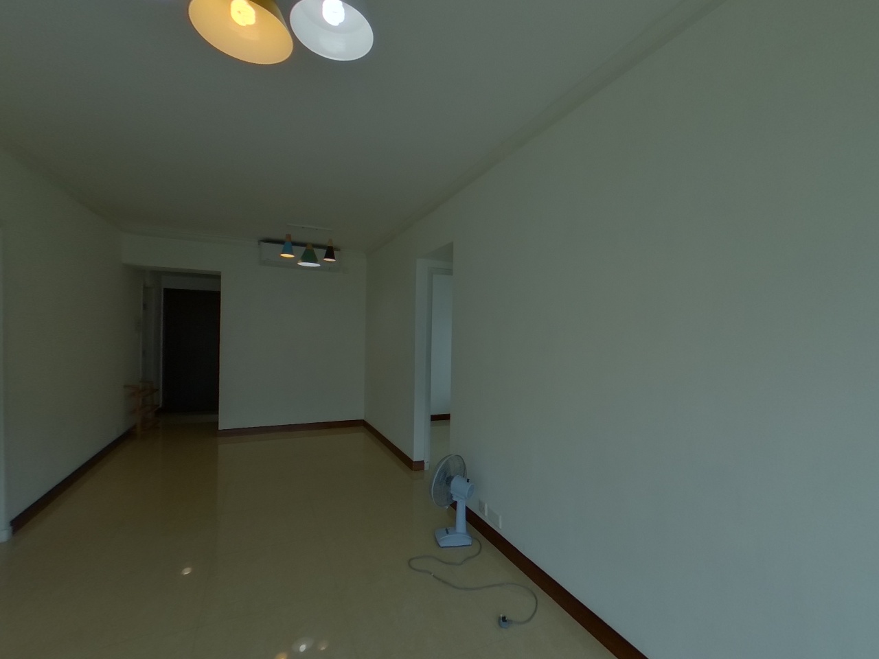 藍澄灣 1座 高層 D室 青衣