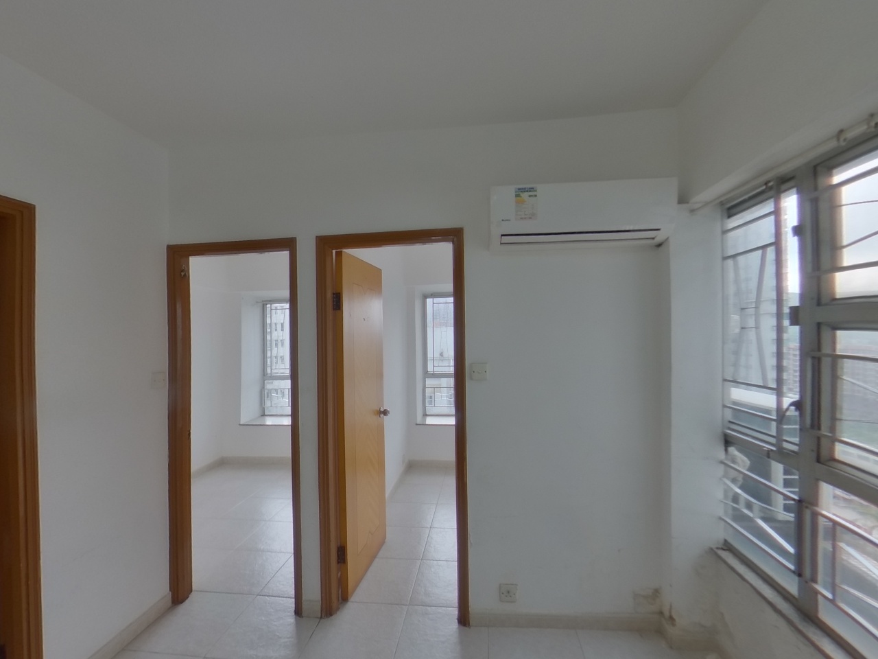 CHAMPION BUILDING Very High Floor Zone Flat A Yuen Long