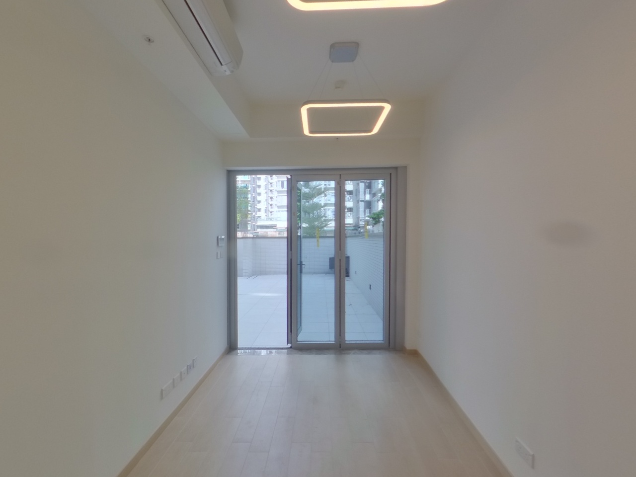 THE PARKLAND Low Floor Zone Flat A Yuen Long