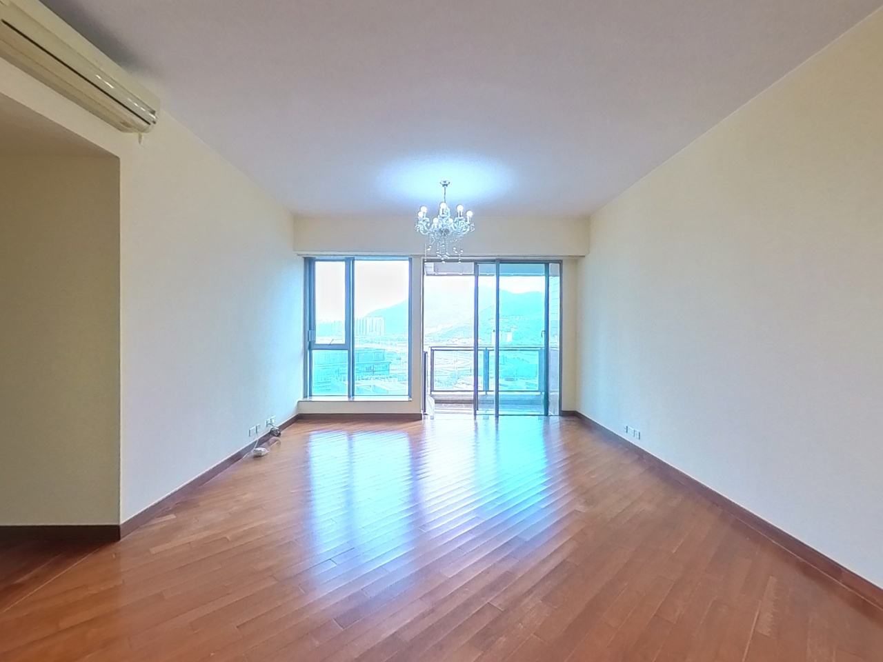 御龙山 8座 中层 A室 沙田/火炭/九肚山