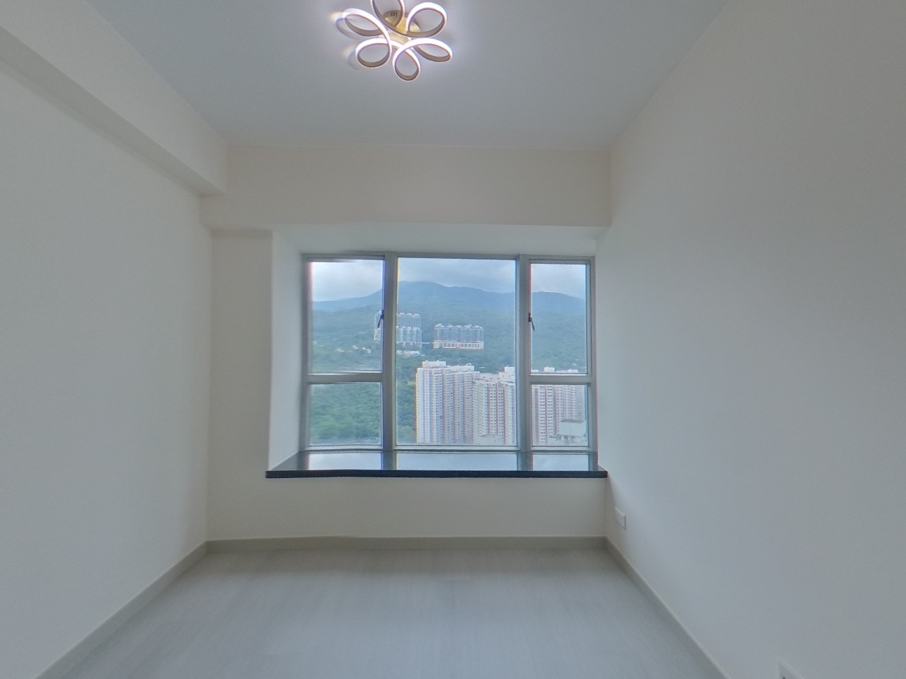 SUMMIT TERRACE BLOCK 5 Very High Floor Zone Flat D Tsuen Wan