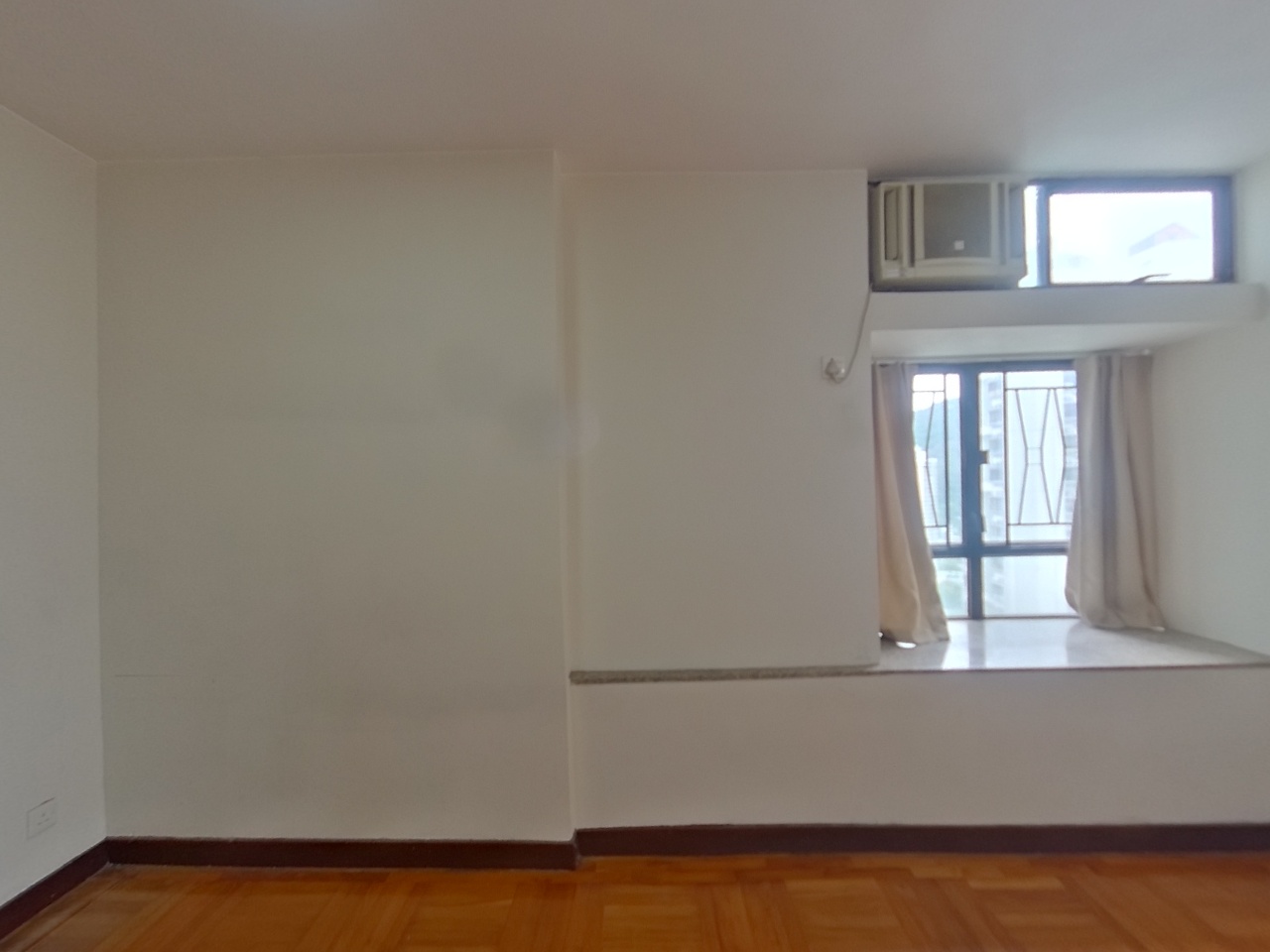 TAI HING GARDENS PHASE 2 - Tower 9 High Floor Zone Flat H Tuen Mun