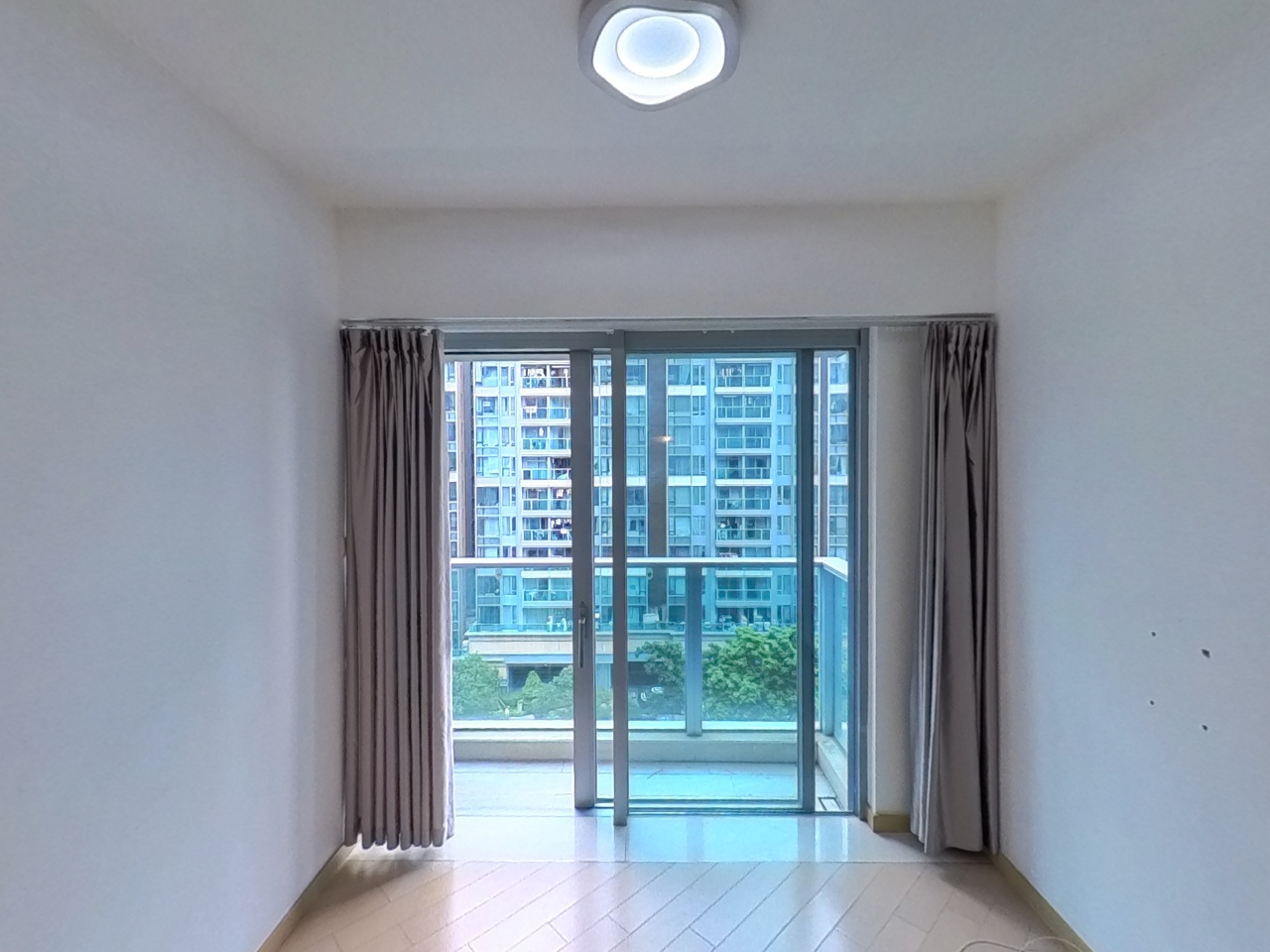 峻巒 2A期 PARK YOHO GENOVA 15B座 中層 C室 元朗