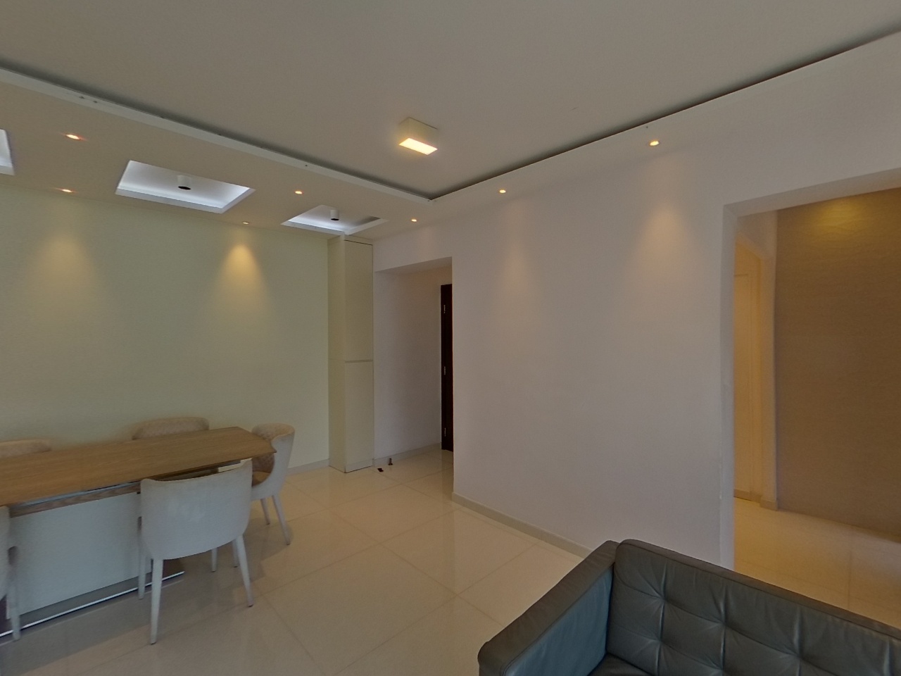 COASTAL SKYLINE PHASE 3 LA ROSSA - La Rossa A (tower 7) Low Floor Zone Flat EF Tung Chung