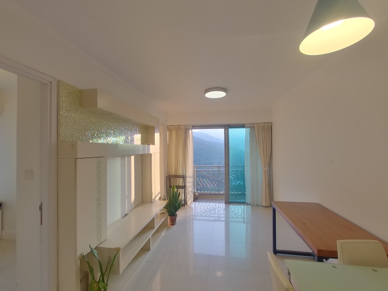 映湾园 3期 悦涛轩 海云天 (12座) 中层 E室 东涌