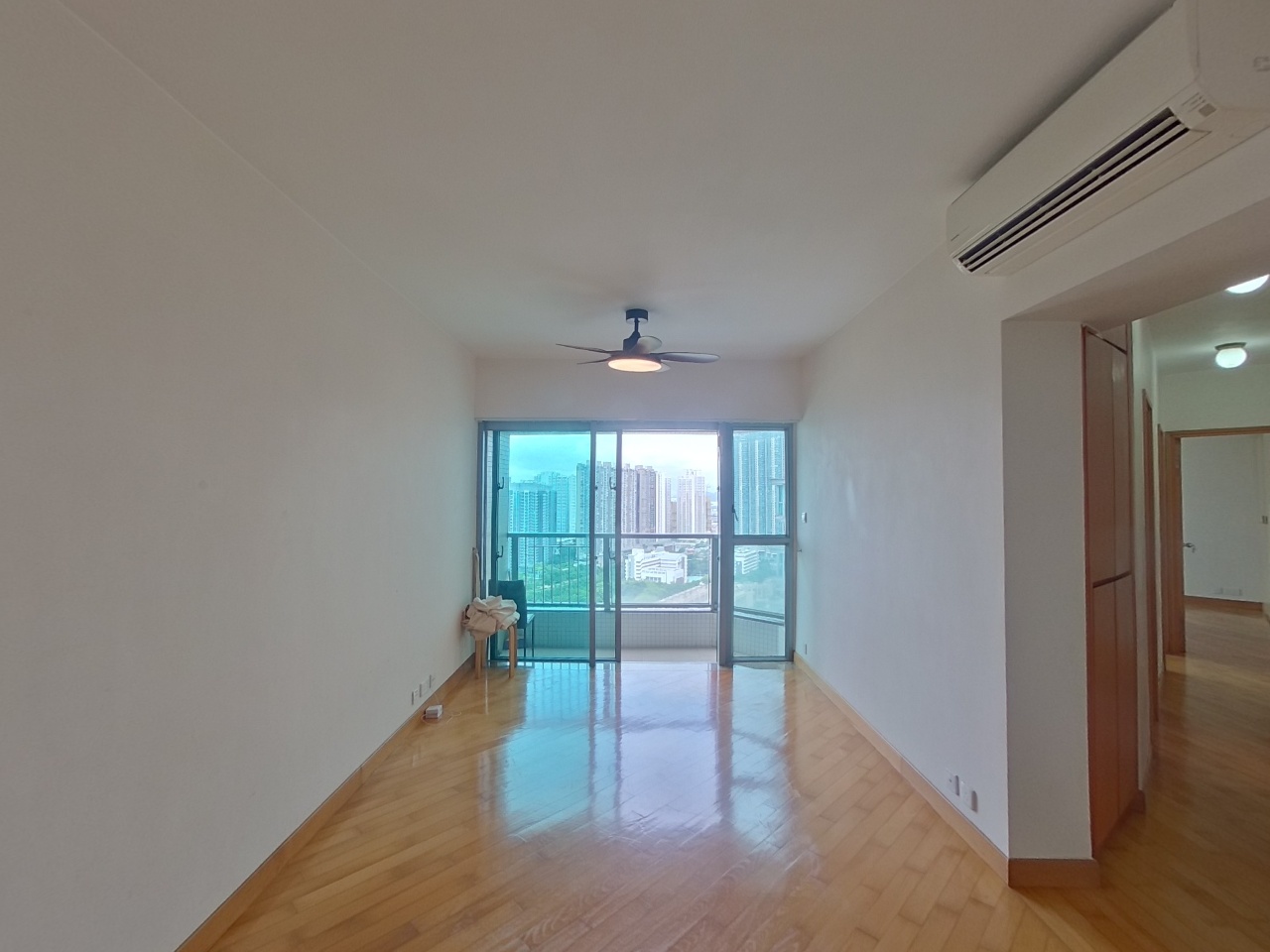 COASTAL SKYLINE PHASE 3 LA ROSSA - La Rossa A (tower 7) High Floor Zone Flat A Tung Chung