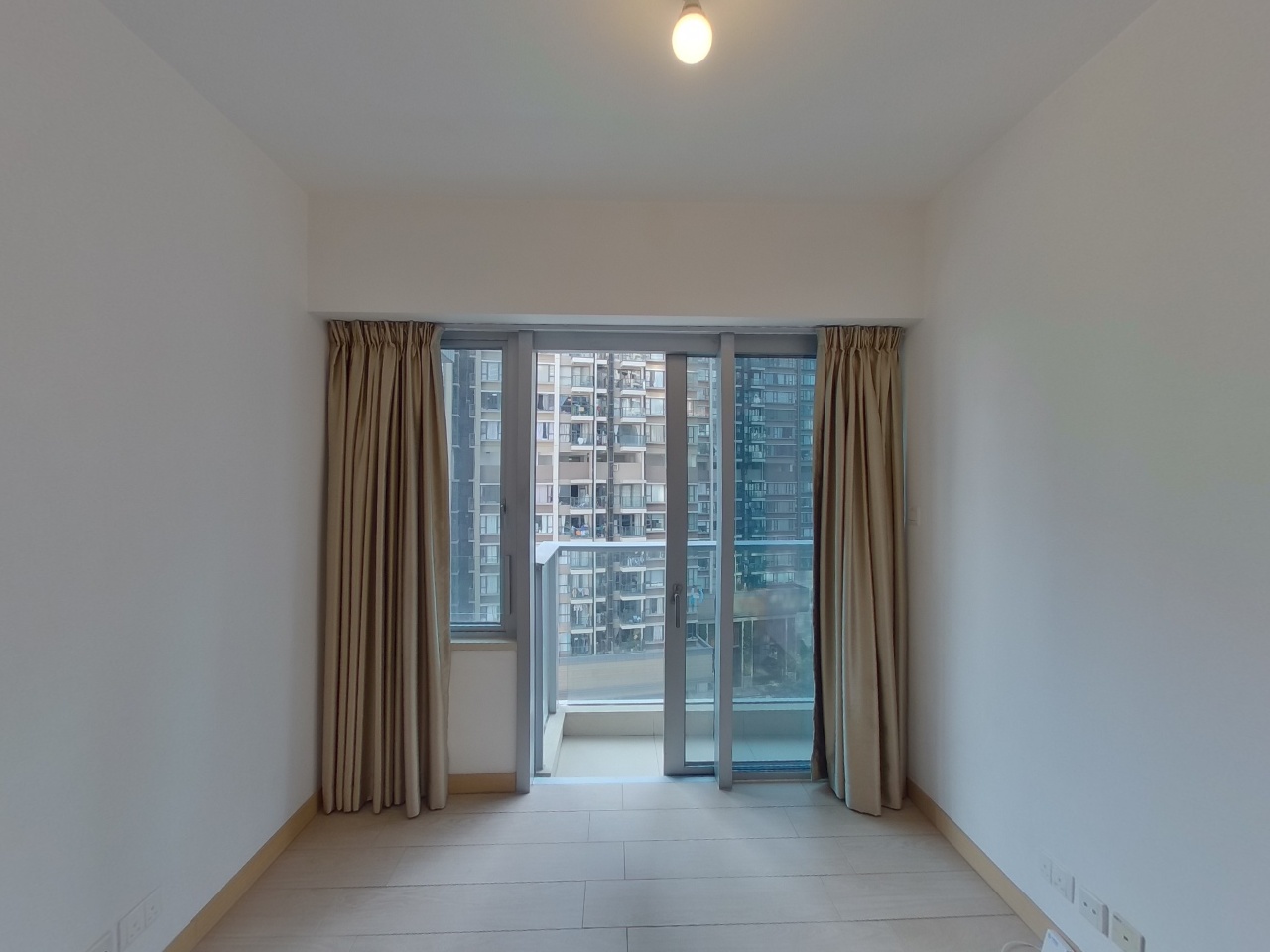 CENTURY LINK PHASE 2 - Tower 1b Medium Floor Zone Flat 09 Tung Chung