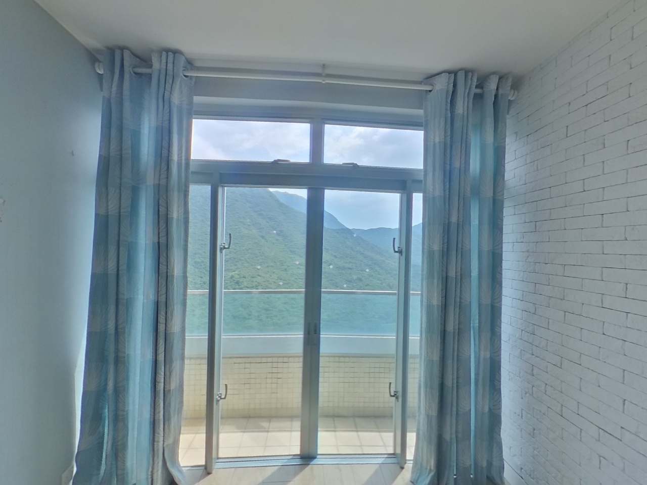 COASTAL SKYLINE PHASE 1 - Block 1 Very High Floor Zone Flat E Tung Chung