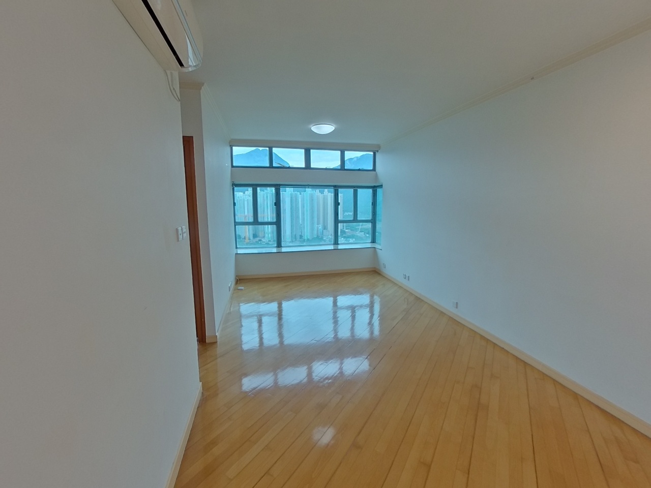 TUNG CHUNG CRESCENT PHASE 2 - Block 5 High Floor Zone Flat D Tung Chung