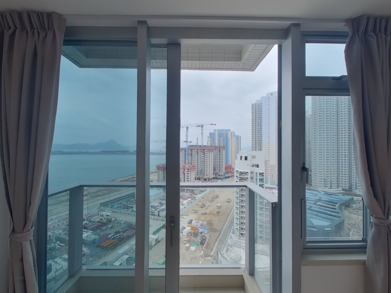 CENTURY LINK PHASE 2 - Tower 1a High Floor Zone Flat 01 Tung Chung