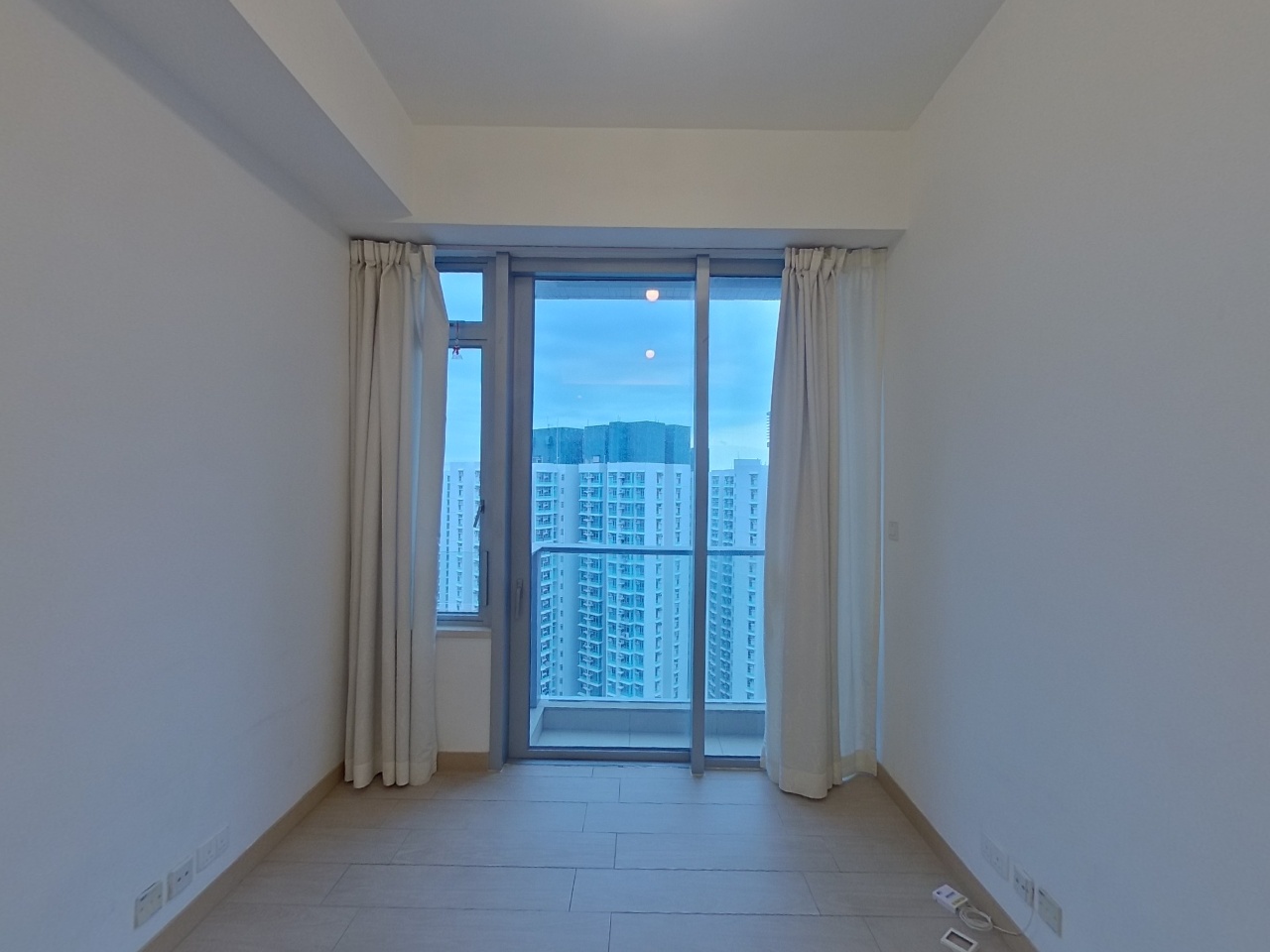 CENTURY LINK PHASE 1 - Tower 6b Very High Floor Zone Flat 01 Tung Chung