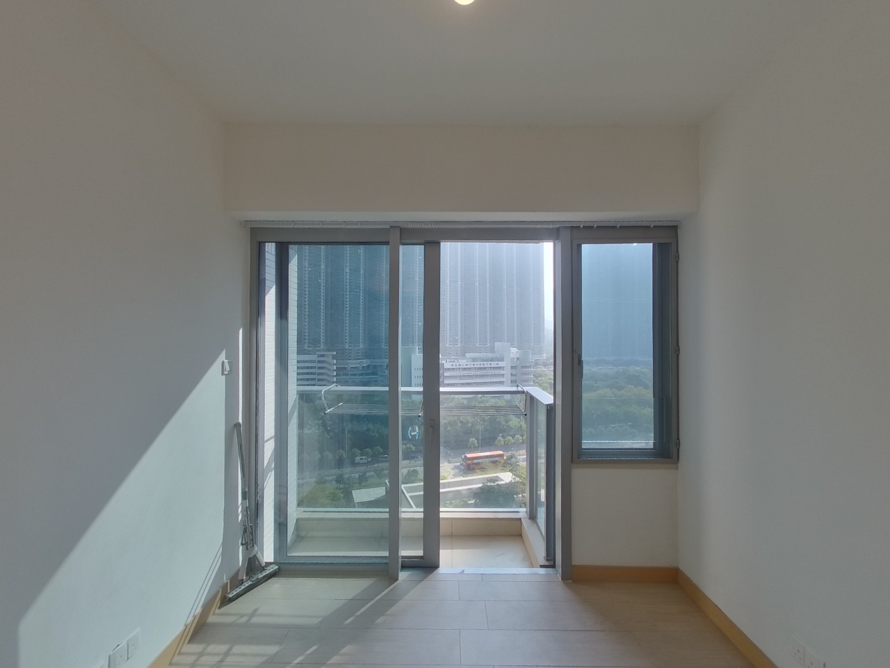 CENTURY LINK PHASE 1 - Tower 5b High Floor Zone Flat 06 Tung Chung