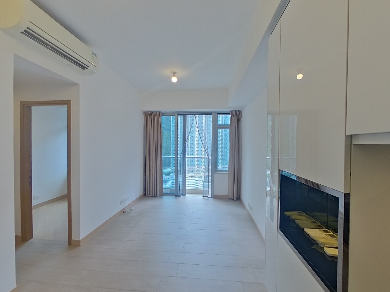 CENTURY LINK PHASE 1 - Tower 5a Very High Floor Zone Flat 06 Tung Chung