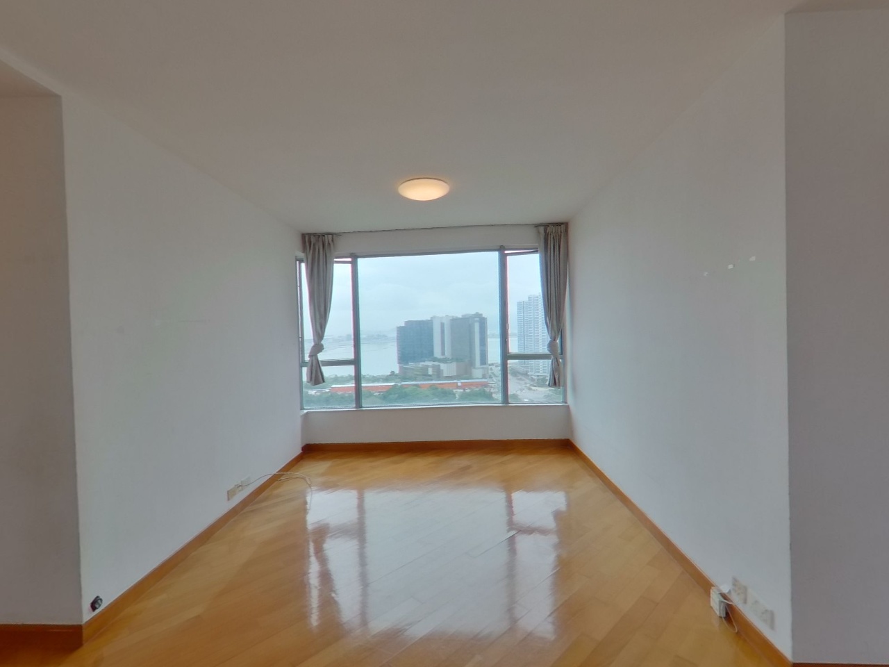 藍天海岸 1期 1座 中層 D室 東涌