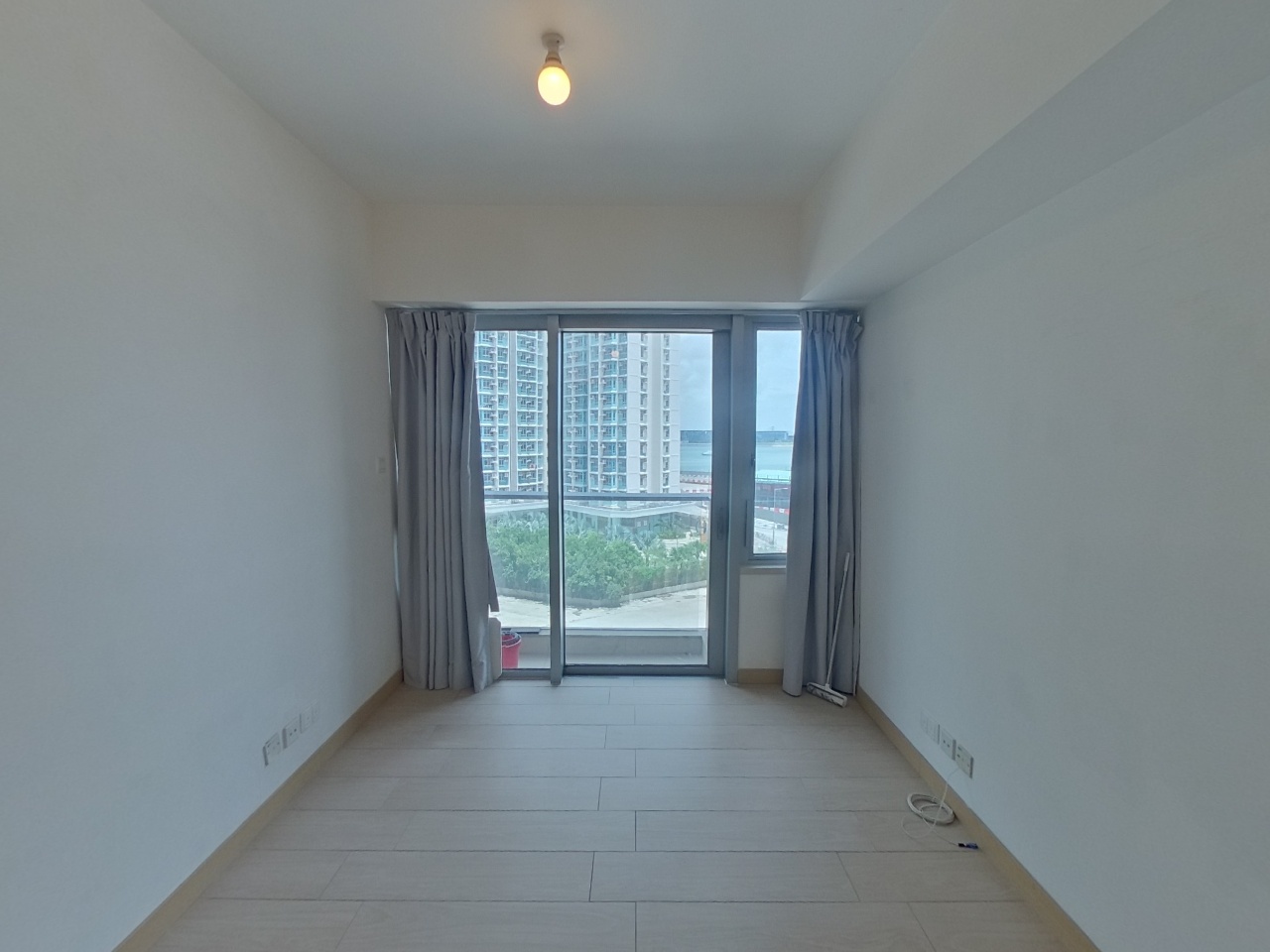 CENTURY LINK PHASE 1 - Tower 3a Low Floor Zone Flat 10 Tung Chung