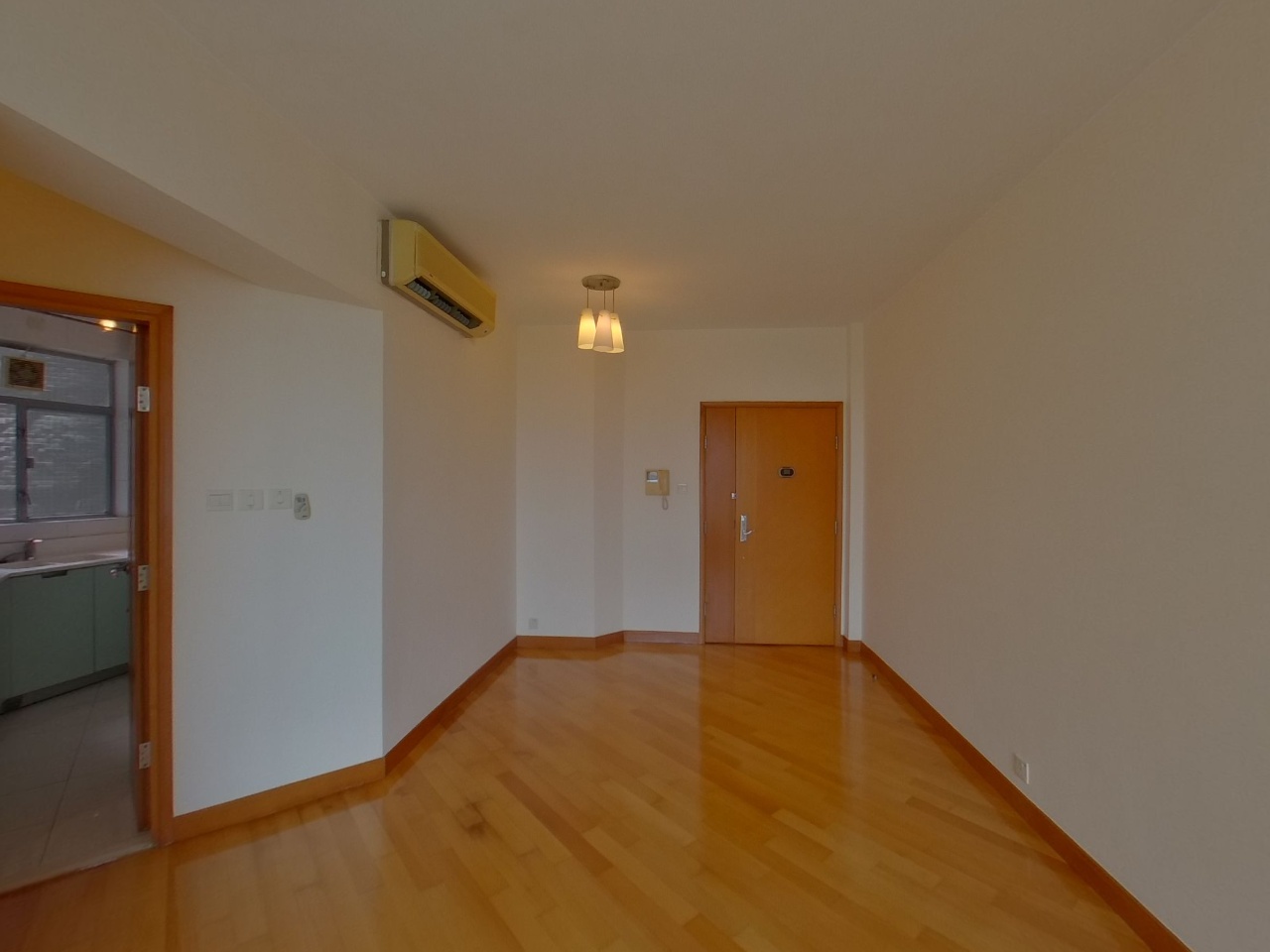 COASTAL SKYLINE PHASE 1 - Block 6 High Floor Zone Flat A Tung Chung