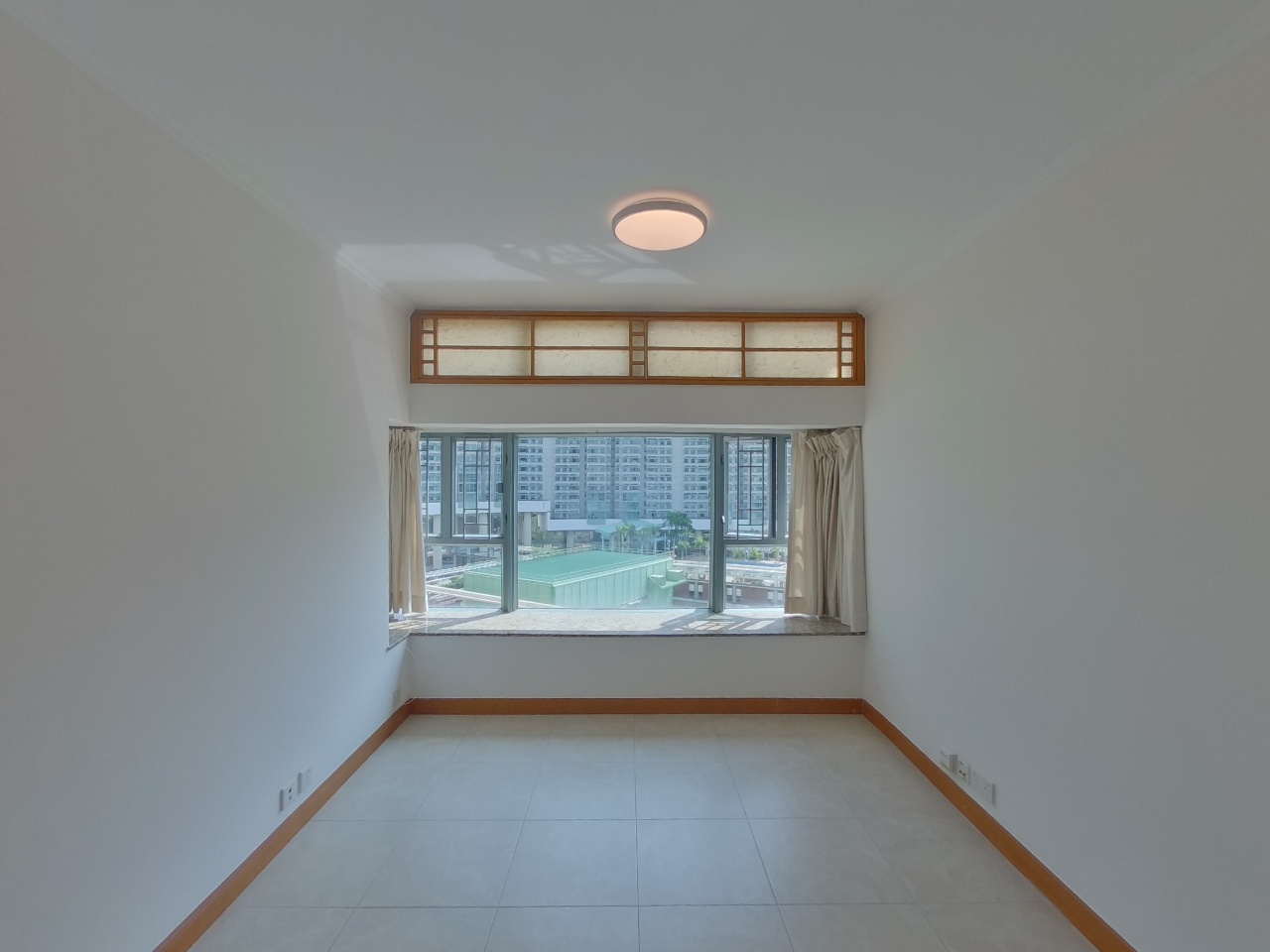 東堤灣畔 2期 9座 低層 E室 東涌