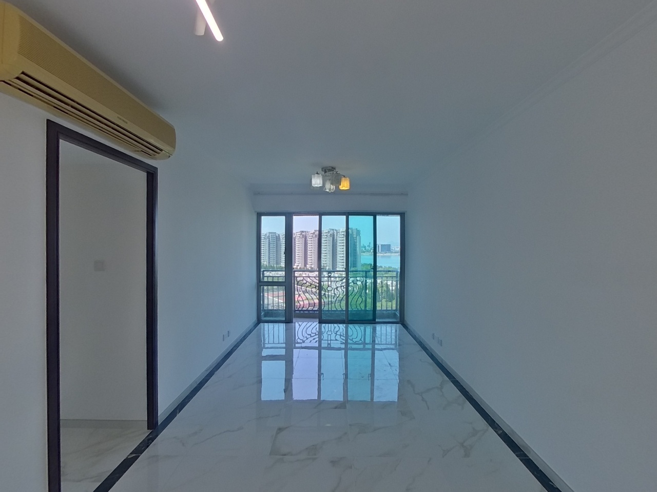 CARIBBEAN COAST PHASE 4 CRYSTAL COVE - Tower 15 Low Floor Zone Flat G Tung Chung