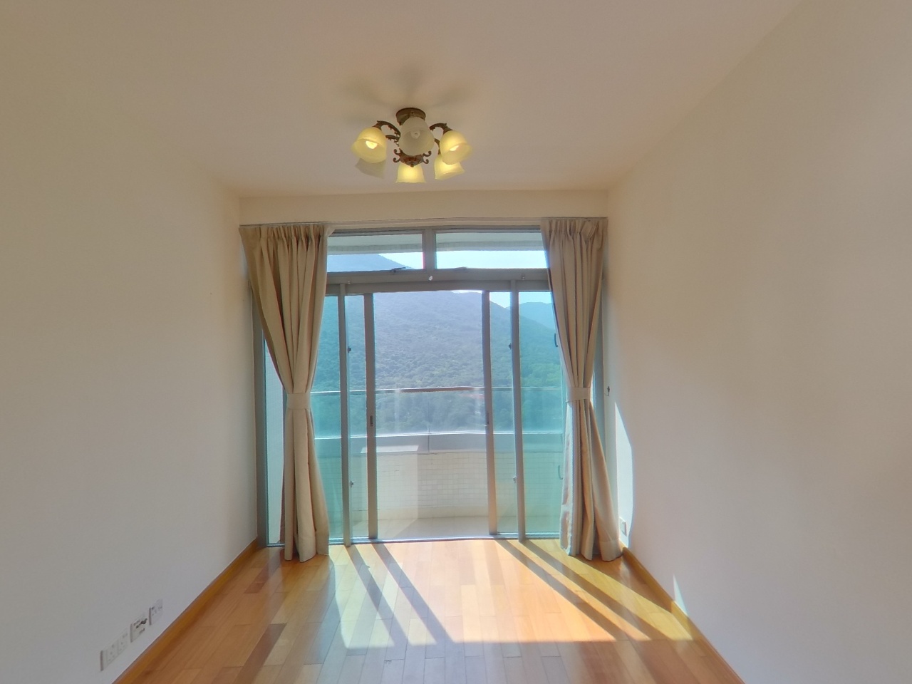 COASTAL SKYLINE PHASE 1 - Block 2 Medium Floor Zone Flat H Tung Chung