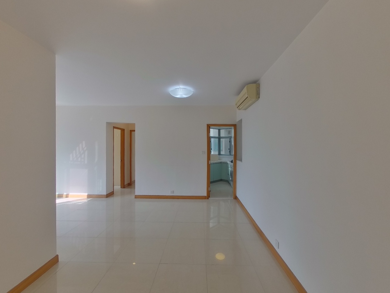 COASTAL SKYLINE PHASE 3 LA ROSSA - La Rossa A (tower 7) Medium Floor Zone Flat E Tung Chung