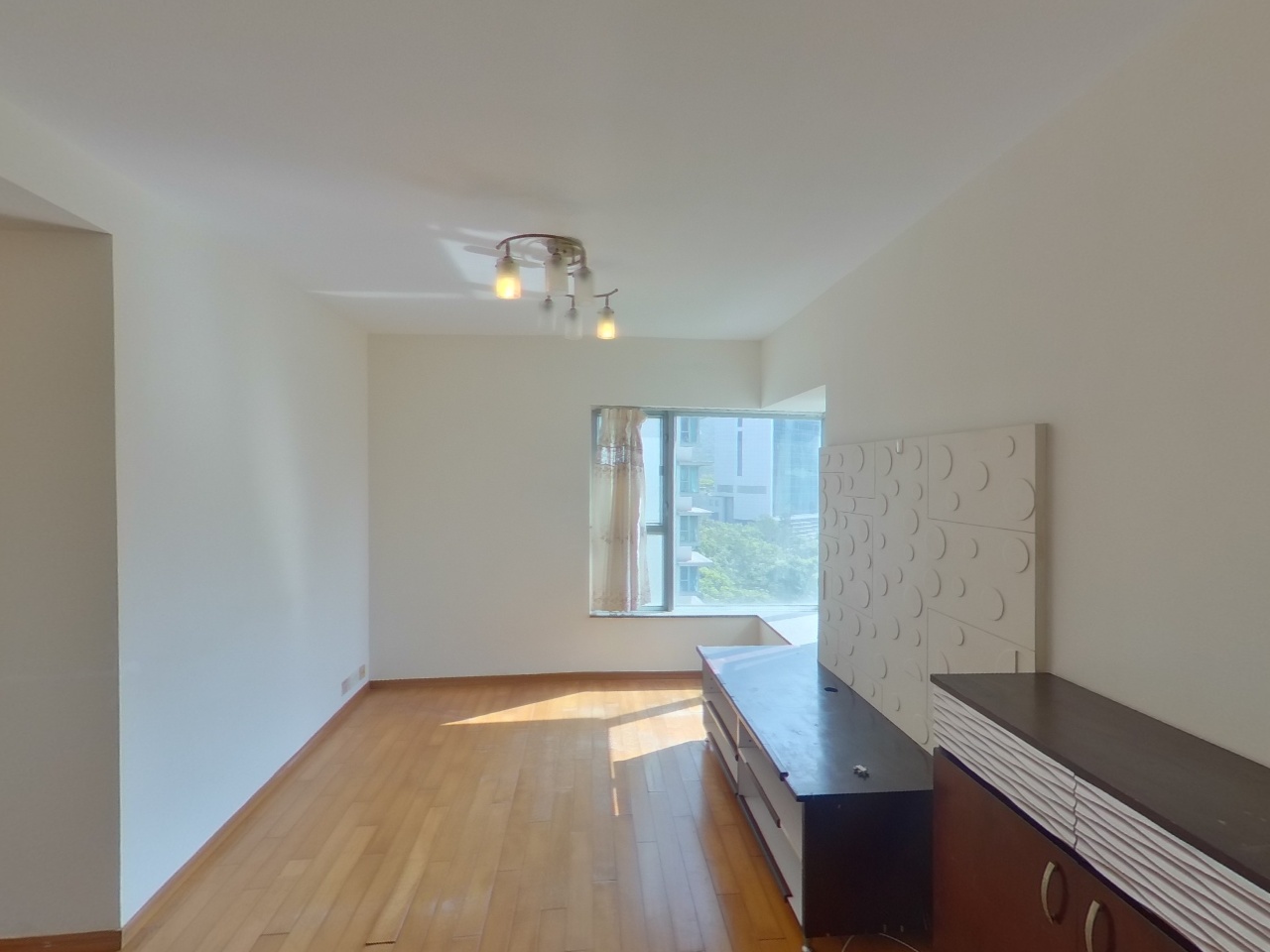 海堤灣畔 1座 低層 E室 東涌