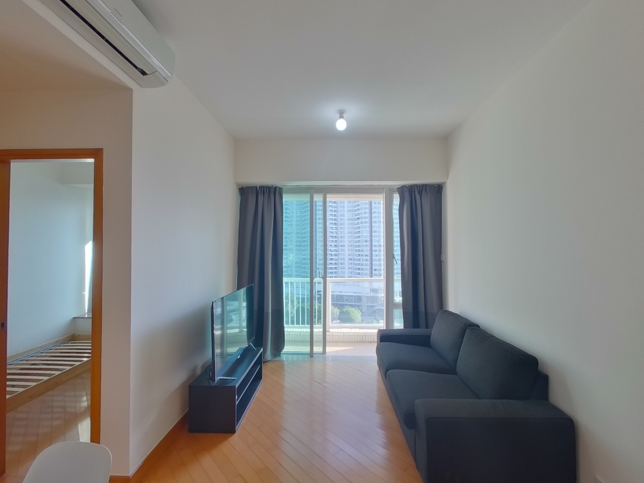 COASTAL SKYLINE PHASE 4 LE BLEU DEUX - Block 5 High Floor Zone Flat E Tung Chung