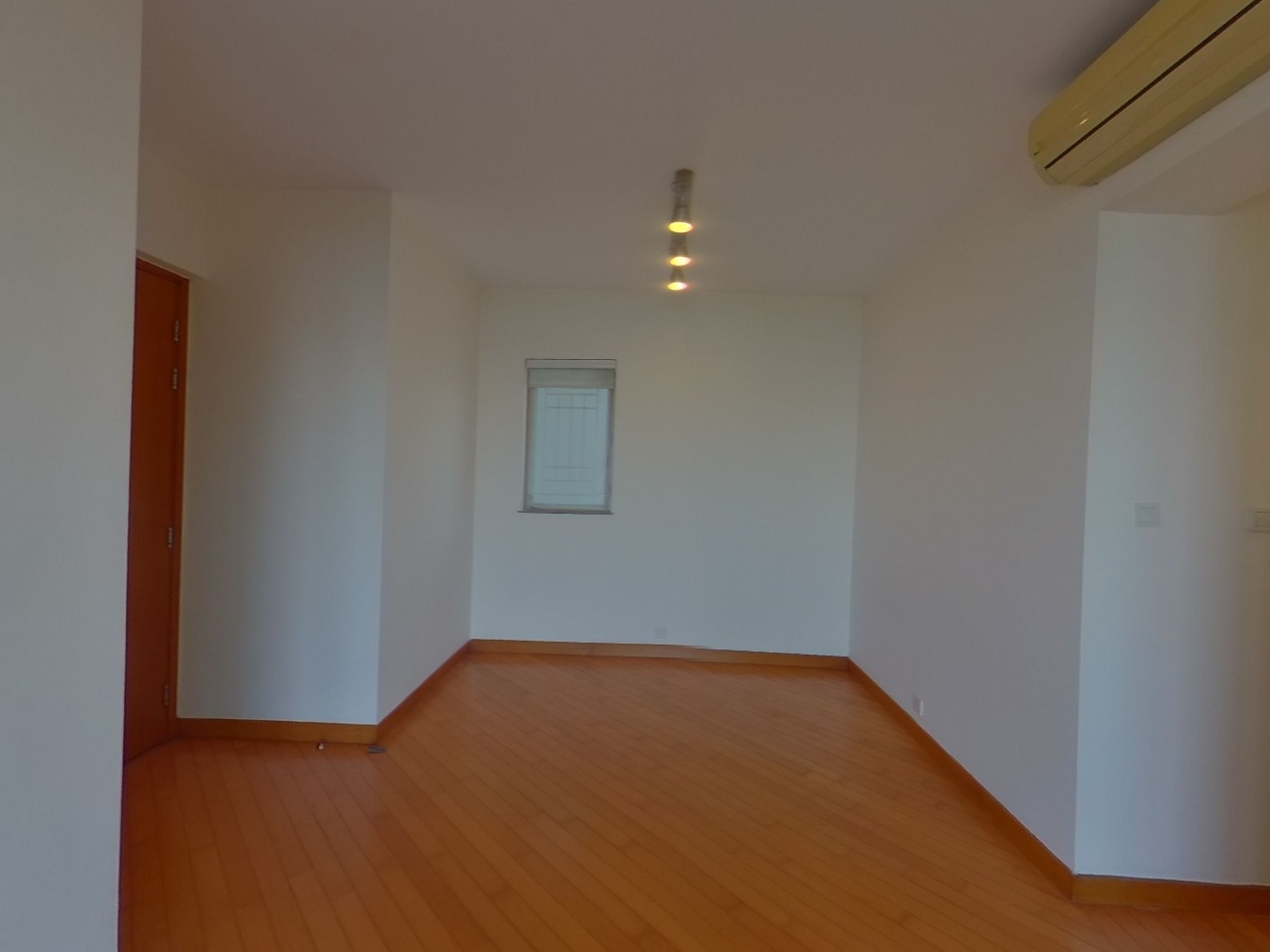 COASTAL SKYLINE PHASE 4 LE BLEU DEUX - Block 3 Medium Floor Zone Flat A Tung Chung