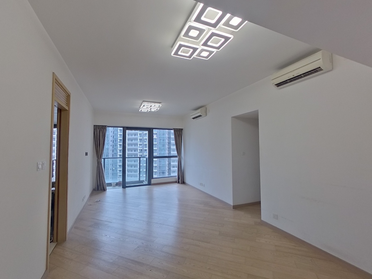 THE VISIONARY TOWER 2 High Floor Zone Flat E Tung Chung