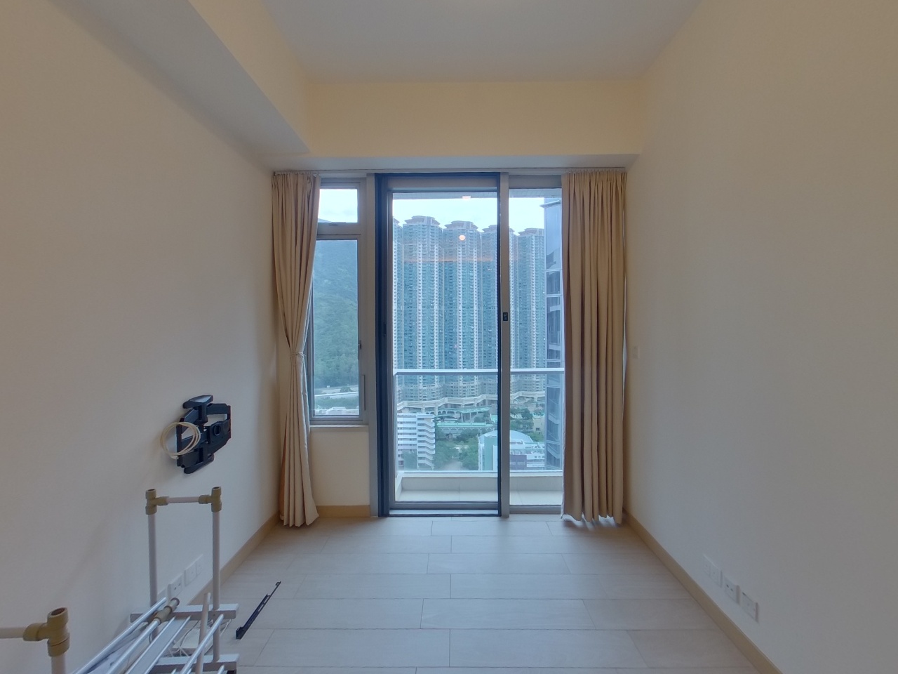 CENTURY LINK PHASE 1 - Tower 5a Very High Floor Zone Flat 07 Tung Chung