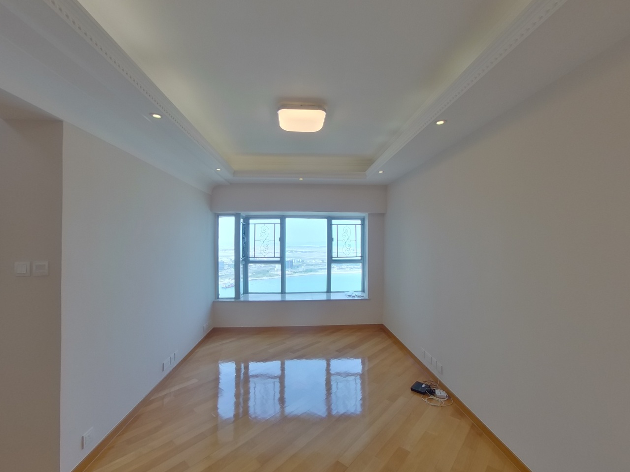 蓝天海岸 1期 6座 极高层 D室 东涌