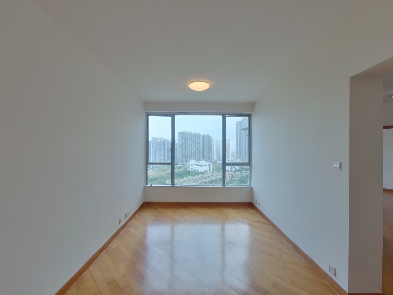 COASTAL SKYLINE PHASE 1 - Block 3 Medium Floor Zone Flat A Tung Chung