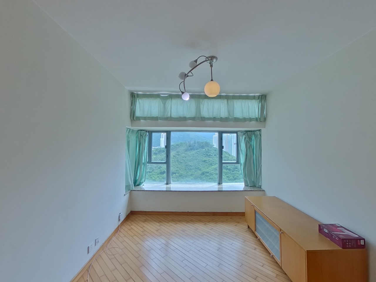 TUNG CHUNG CRESCENT PHASE 2 - Block 6 High Floor Zone Flat E Tung Chung