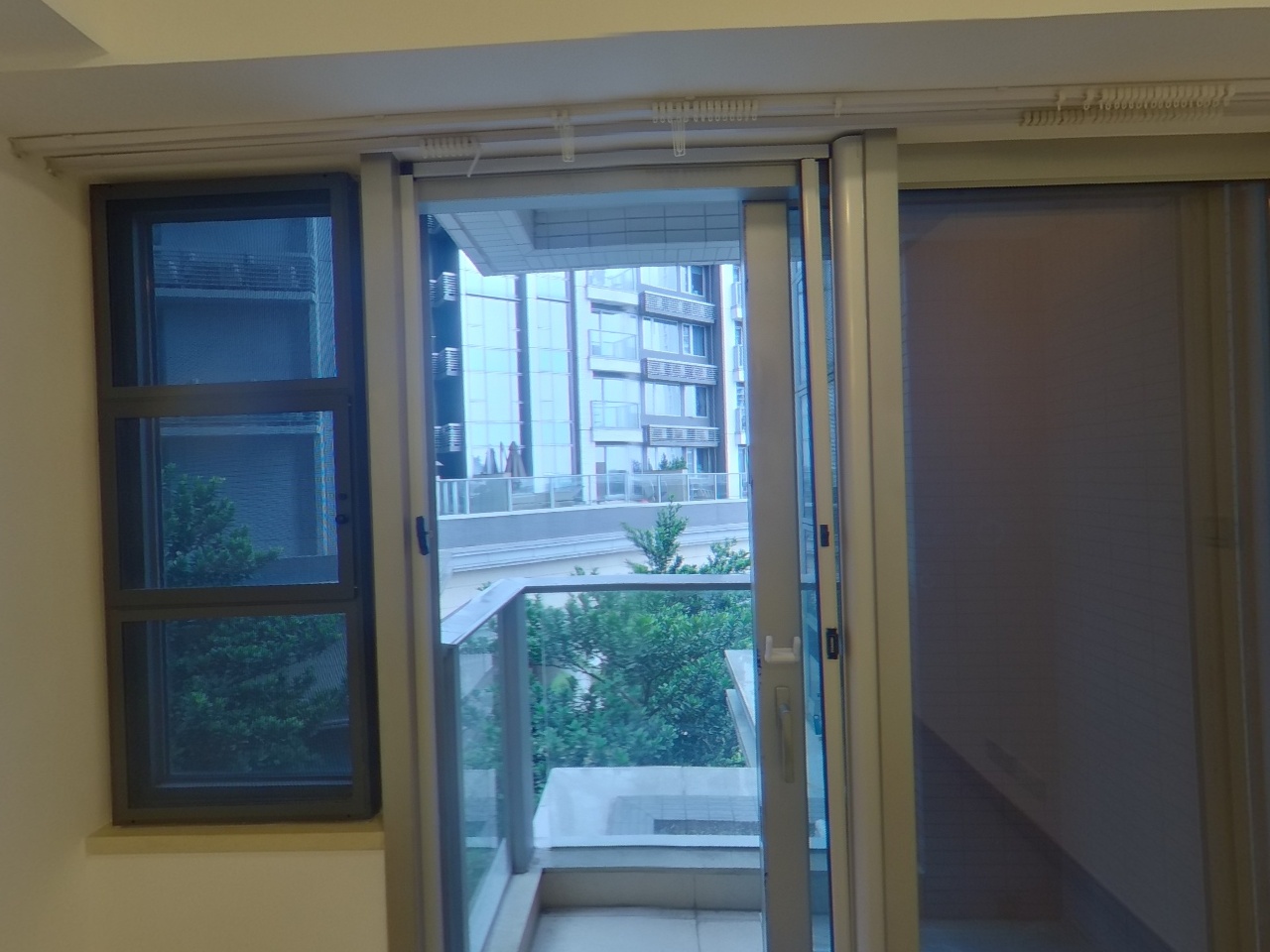 CENTURY LINK PHASE 1 - Tower 3a Low Floor Zone Flat 08 Tung Chung