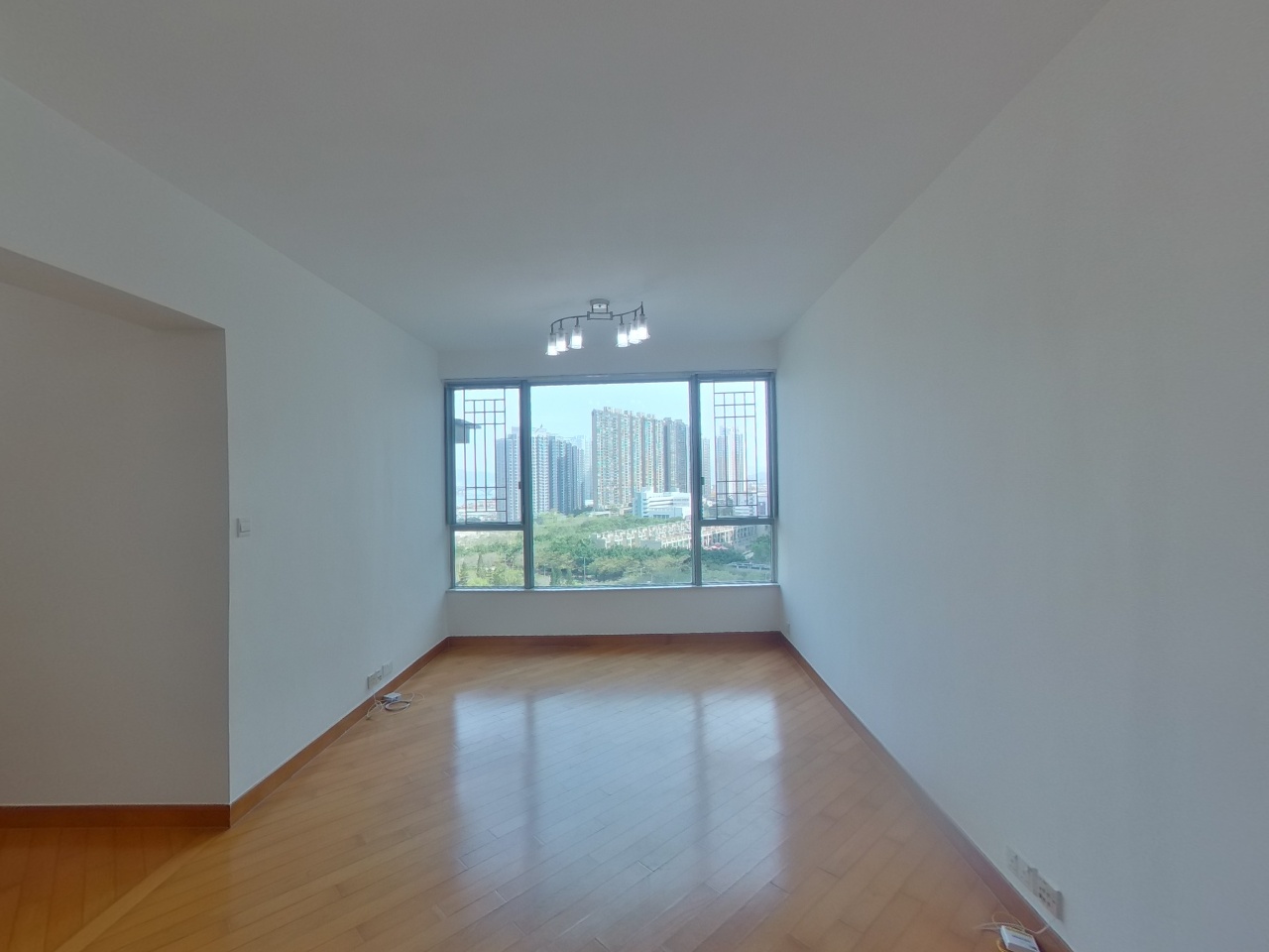 蓝天海岸 1期 5座 低层 B室 东涌