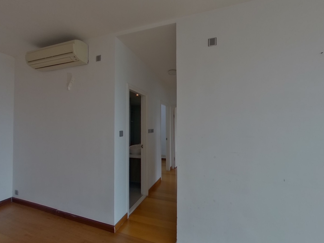 藍天海岸 1期 1座 中層 D室 東涌