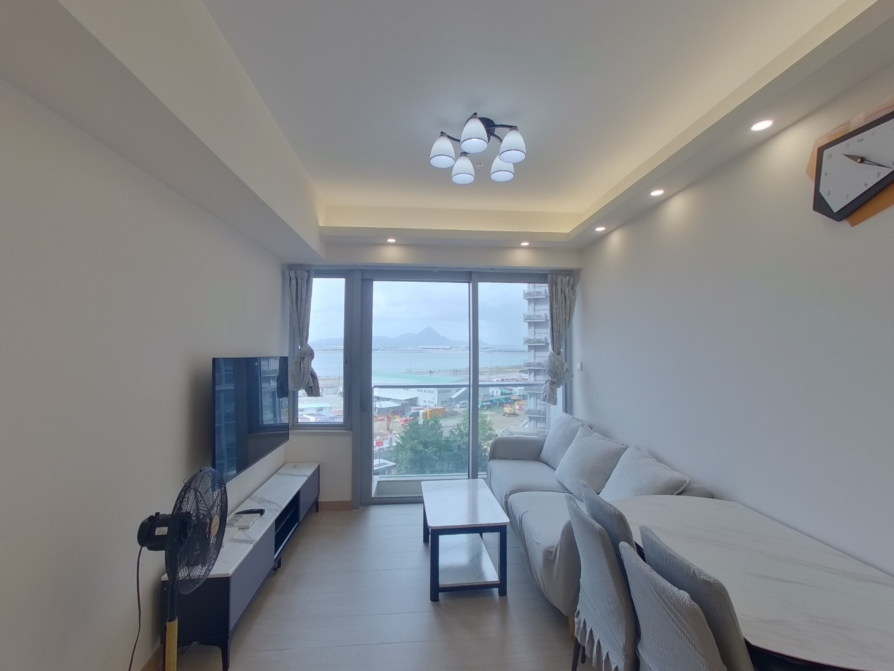 CENTURY LINK PHASE 1 - Tower 3a Low Floor Zone Flat 05 Tung Chung