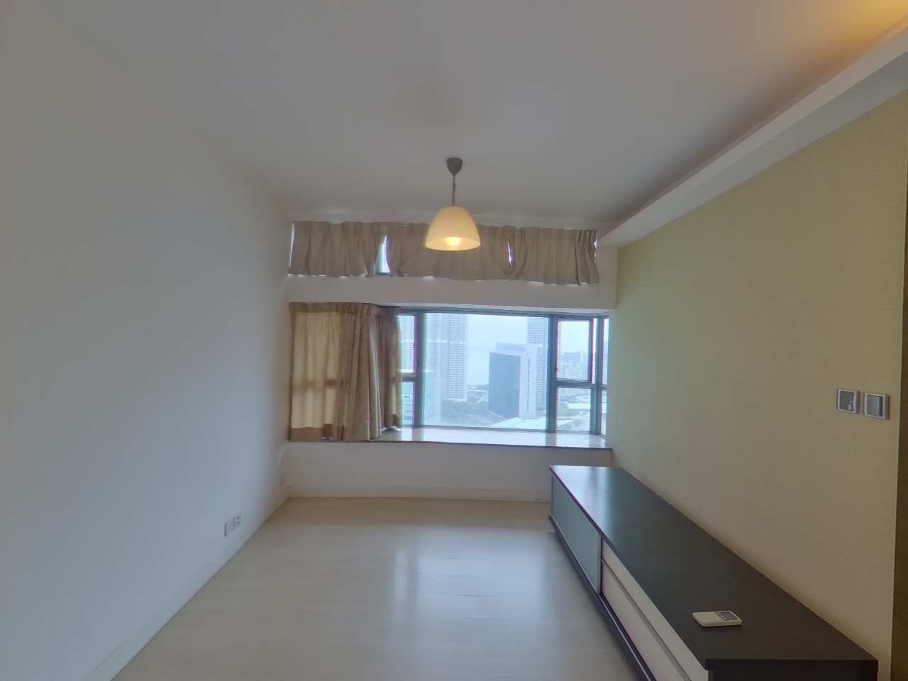 TUNG CHUNG CRESCENT PHASE 1 - Block 2 High Floor Zone Flat A Tung Chung
