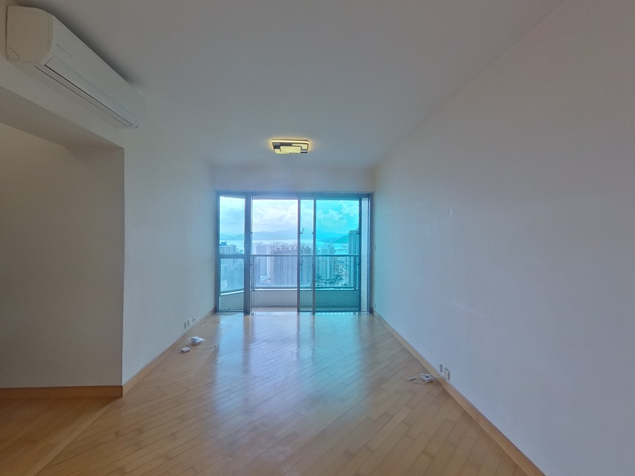 COASTAL SKYLINE PHASE 3 LA ROSSA - La Rossa A (tower 7) Very High Floor Zone Flat B Tung Chung
