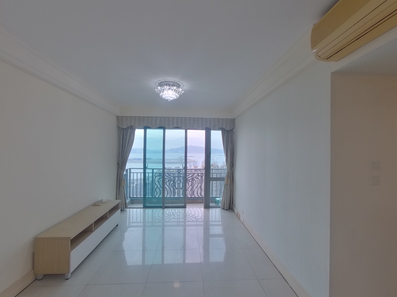 CARIBBEAN COAST PHASE 3 CARMEL COVE - Tower 11 Very High Floor Zone Flat B Tung Chung