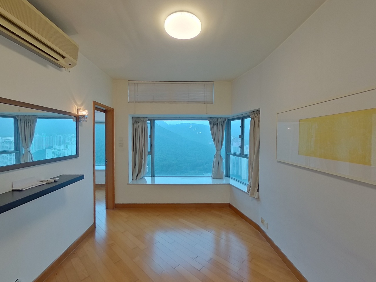 COASTAL SKYLINE PHASE 1 - Block 6 High Floor Zone Flat F Tung Chung