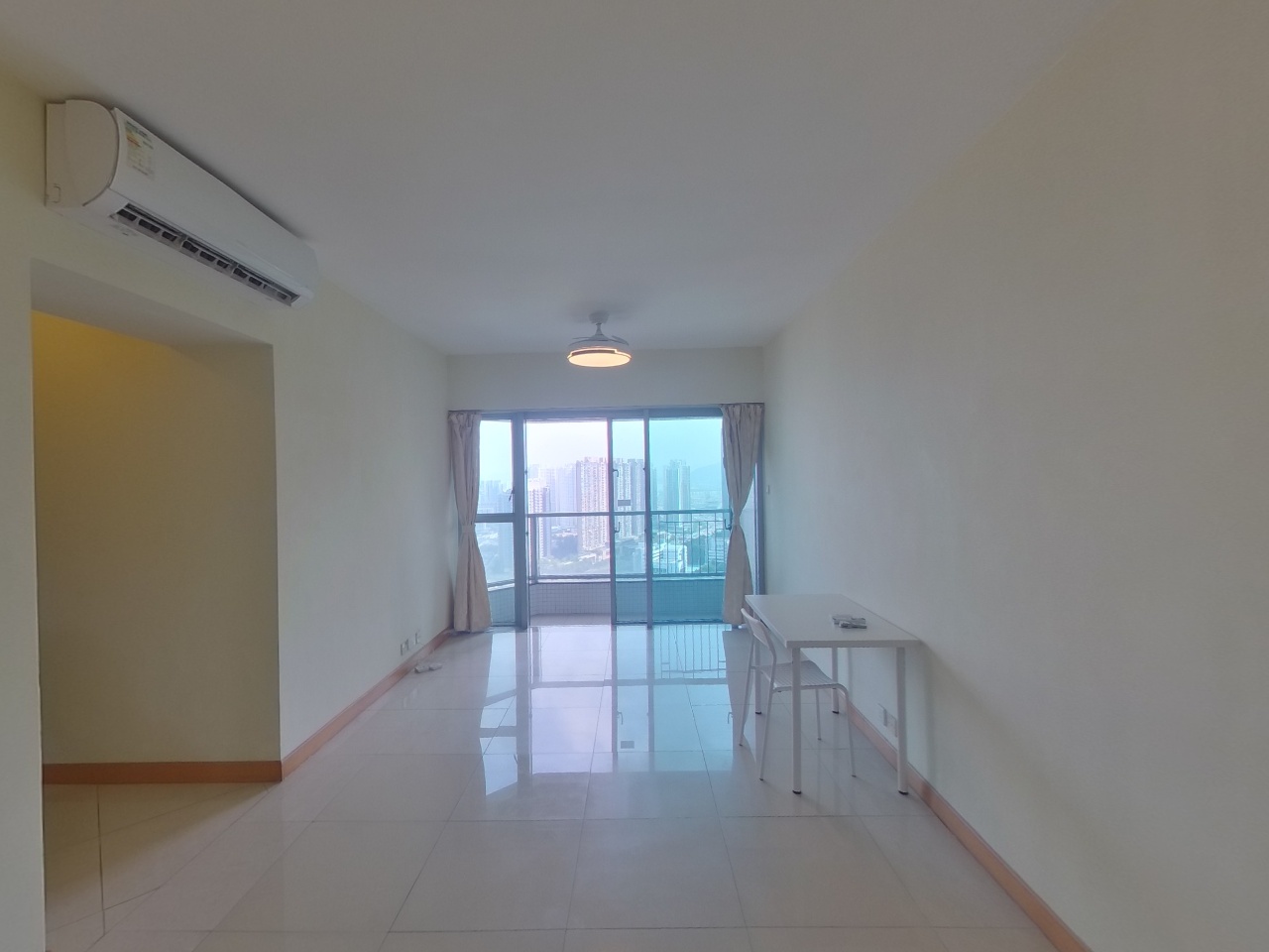 COASTAL SKYLINE PHASE 3 LA ROSSA - La Rossa B (tower 8) High Floor Zone Flat B Tung Chung