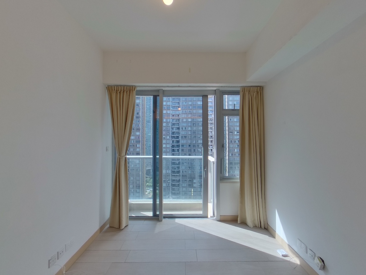 CENTURY LINK PHASE 2 - Tower 1a High Floor Zone Flat 03 Tung Chung
