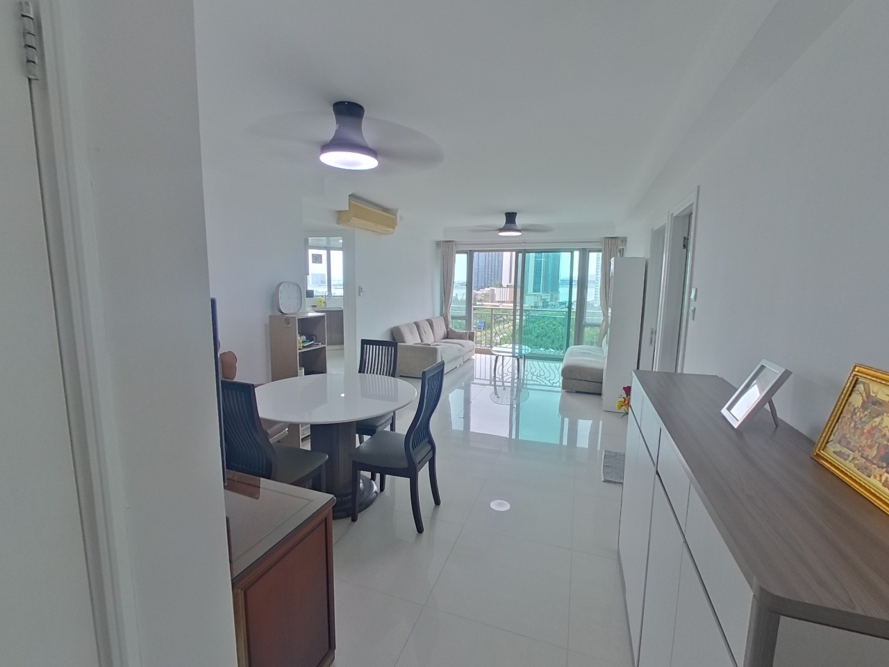 CARIBBEAN COAST PHASE 4 CRYSTAL COVE - Tower 16 Low Floor Zone Flat H Tung Chung