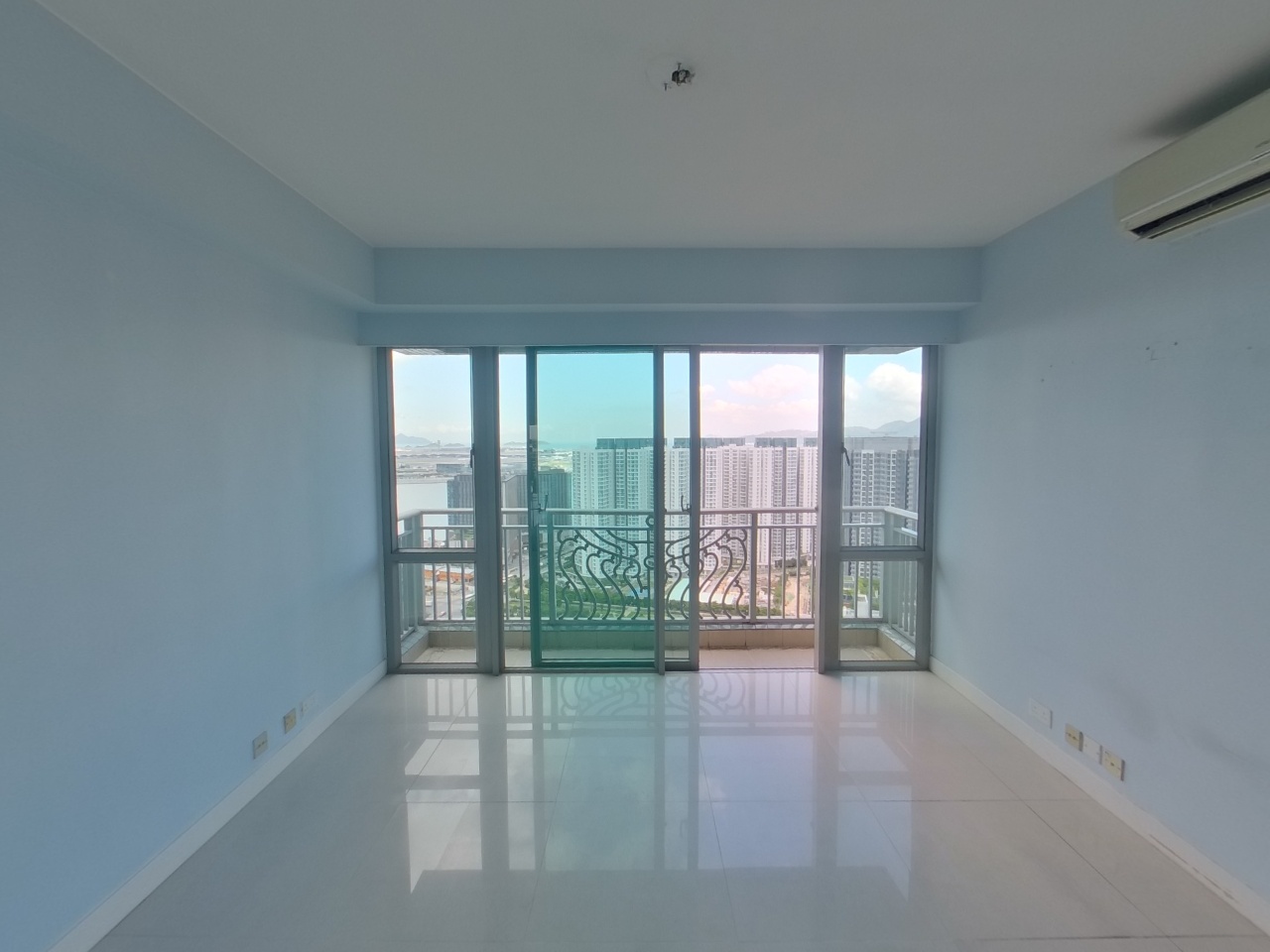 CARIBBEAN COAST PHASE 3 CARMEL COVE - Tower 10 High Floor Zone Flat A Tung Chung
