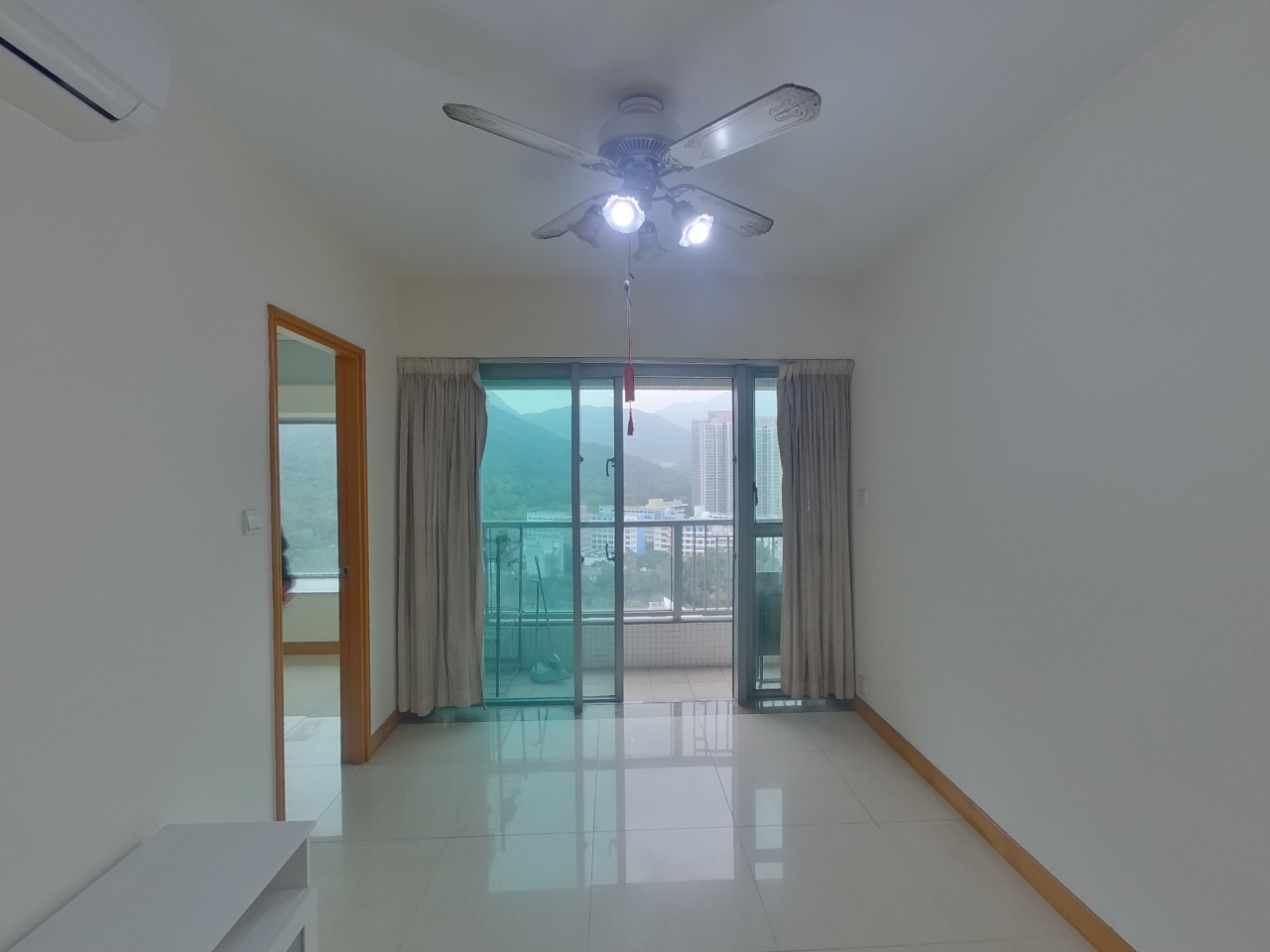 COASTAL SKYLINE PHASE 3 LA ROSSA - La Rossa A (tower 7) Medium Floor Zone Flat F Tung Chung