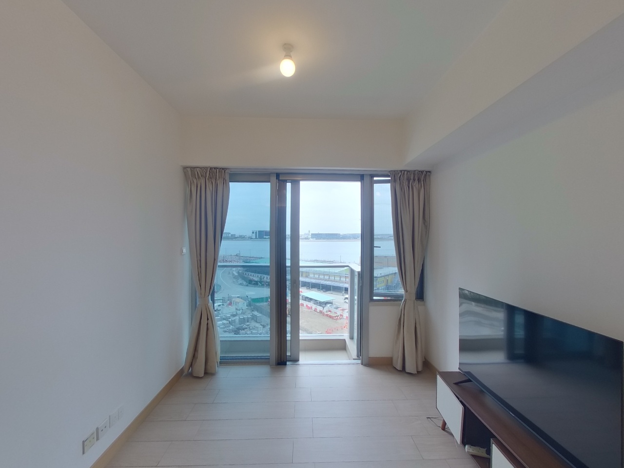 CENTURY LINK PHASE 2 - Tower 2a Medium Floor Zone Flat 10 Tung Chung